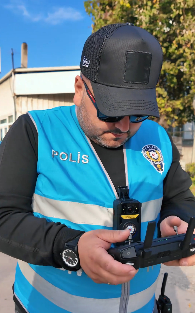 Sakarya'da trafik polisleri yaka kamerası takacak
