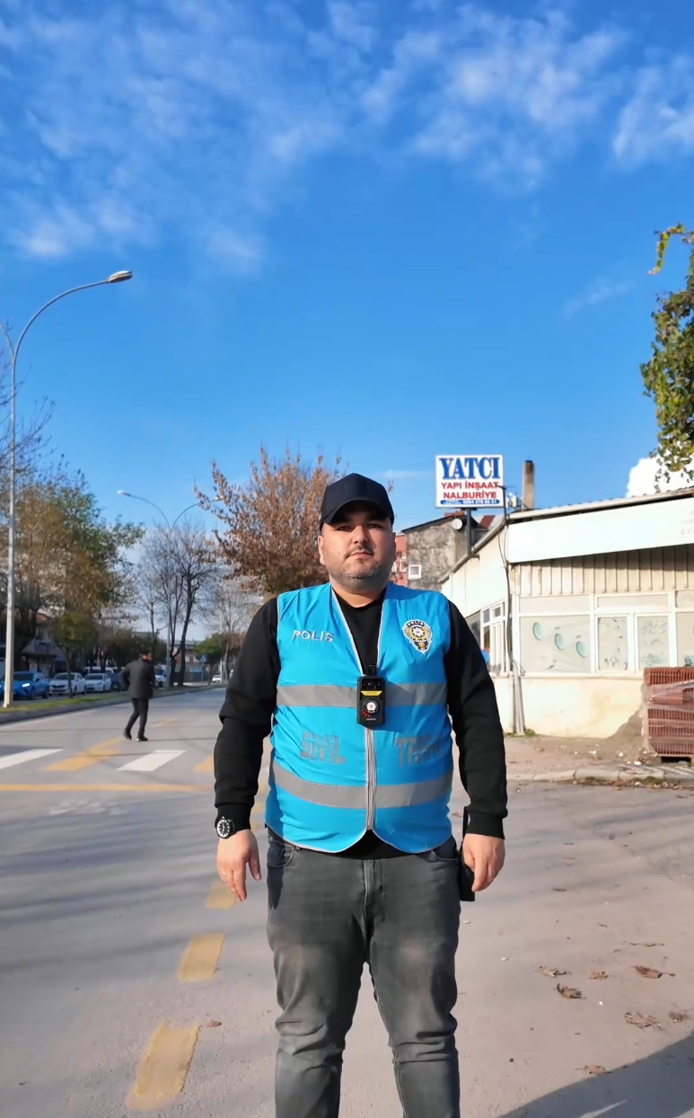 Sakarya'da trafik polisleri yaka kamerası takacak