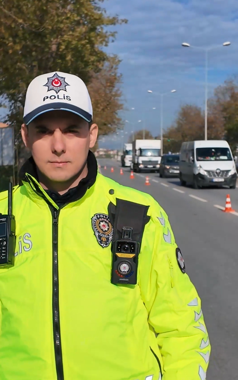 Sakarya'da trafik polisleri yaka kamerası takacak