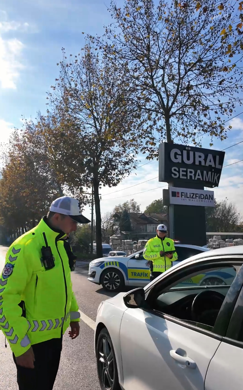 Sakarya'da trafik polisleri yaka kamerası takacak