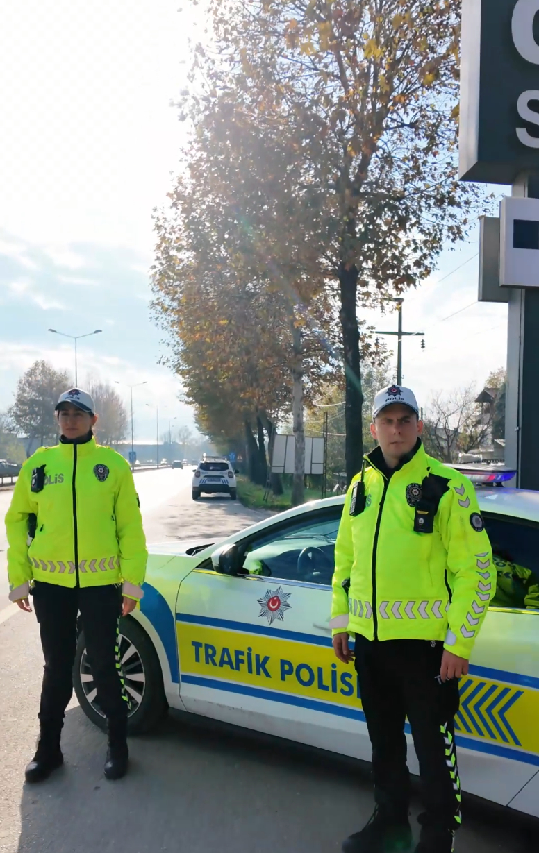 Sakarya'da trafik polisleri yaka kamerası takacak