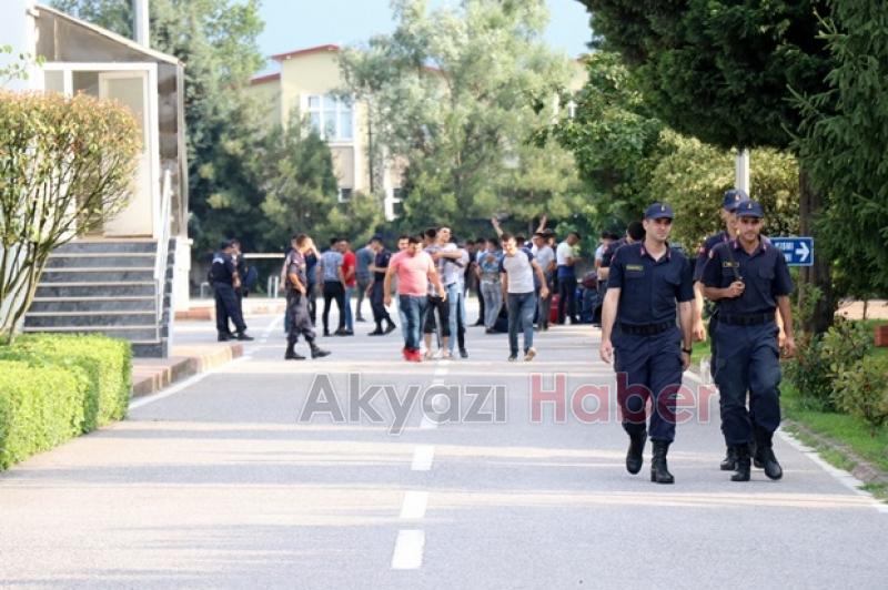 Sakarya'daki kışlalarda erken terhis sevinci