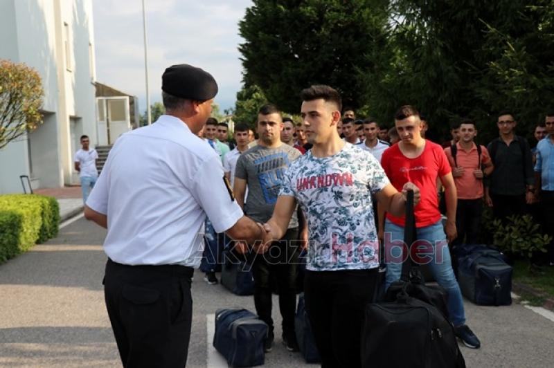 Sakarya'daki kışlalarda erken terhis sevinci