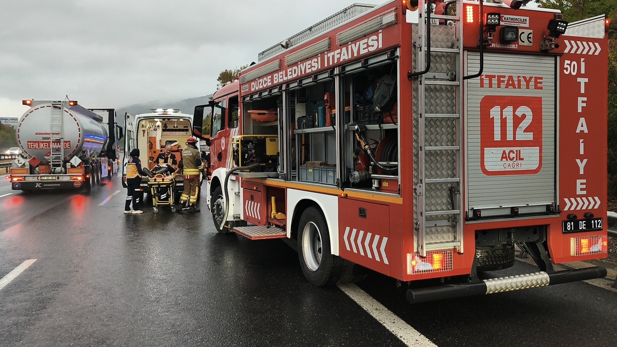 Sakarya-Düzce sınırında kaza 5 yaralı