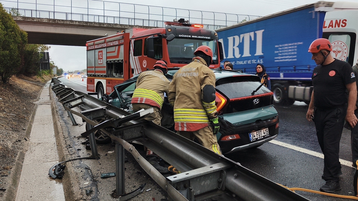 Sakarya-Düzce sınırında kaza 5 yaralı