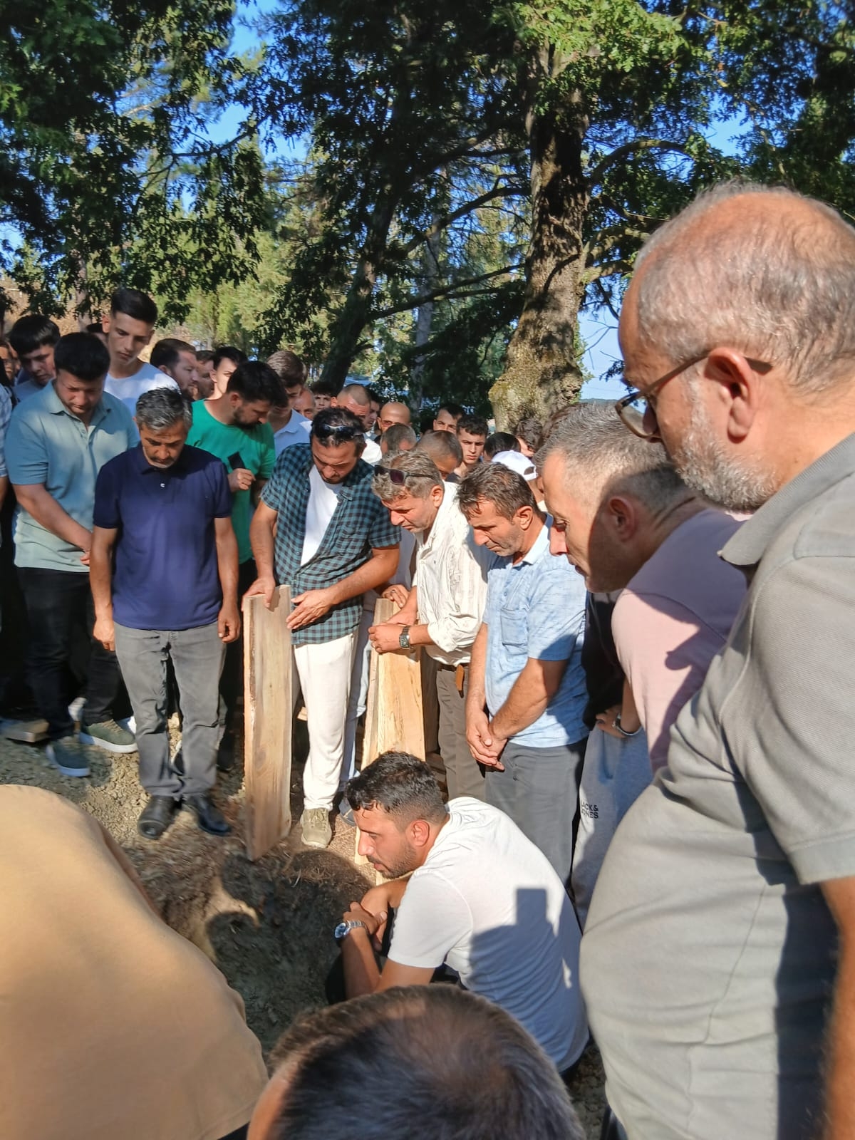 Sakarya Nehri'nde boğulan gence acı veda