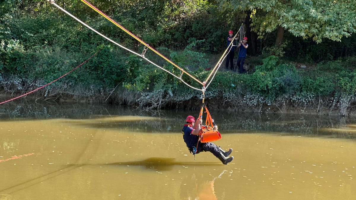 Sakarya Nehri'nde kurtarma tatbikatı