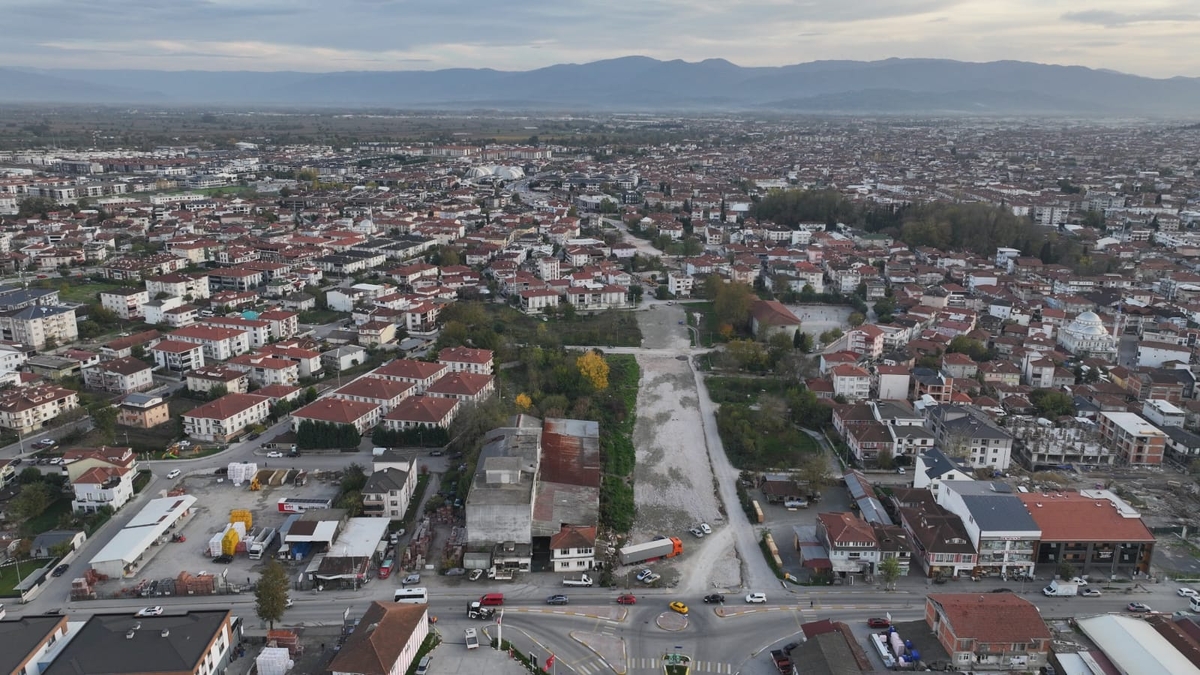 Sakarya'nın merkezine yeni ulaşım koridoru yapılıyor