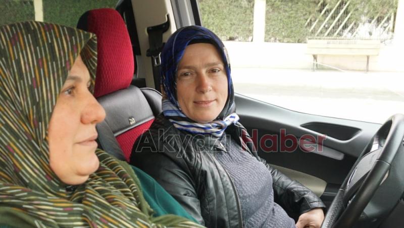 Sakarya'nın Tek Kadın Taksi Şoförü Yollarda Direksiyon Sallıyor