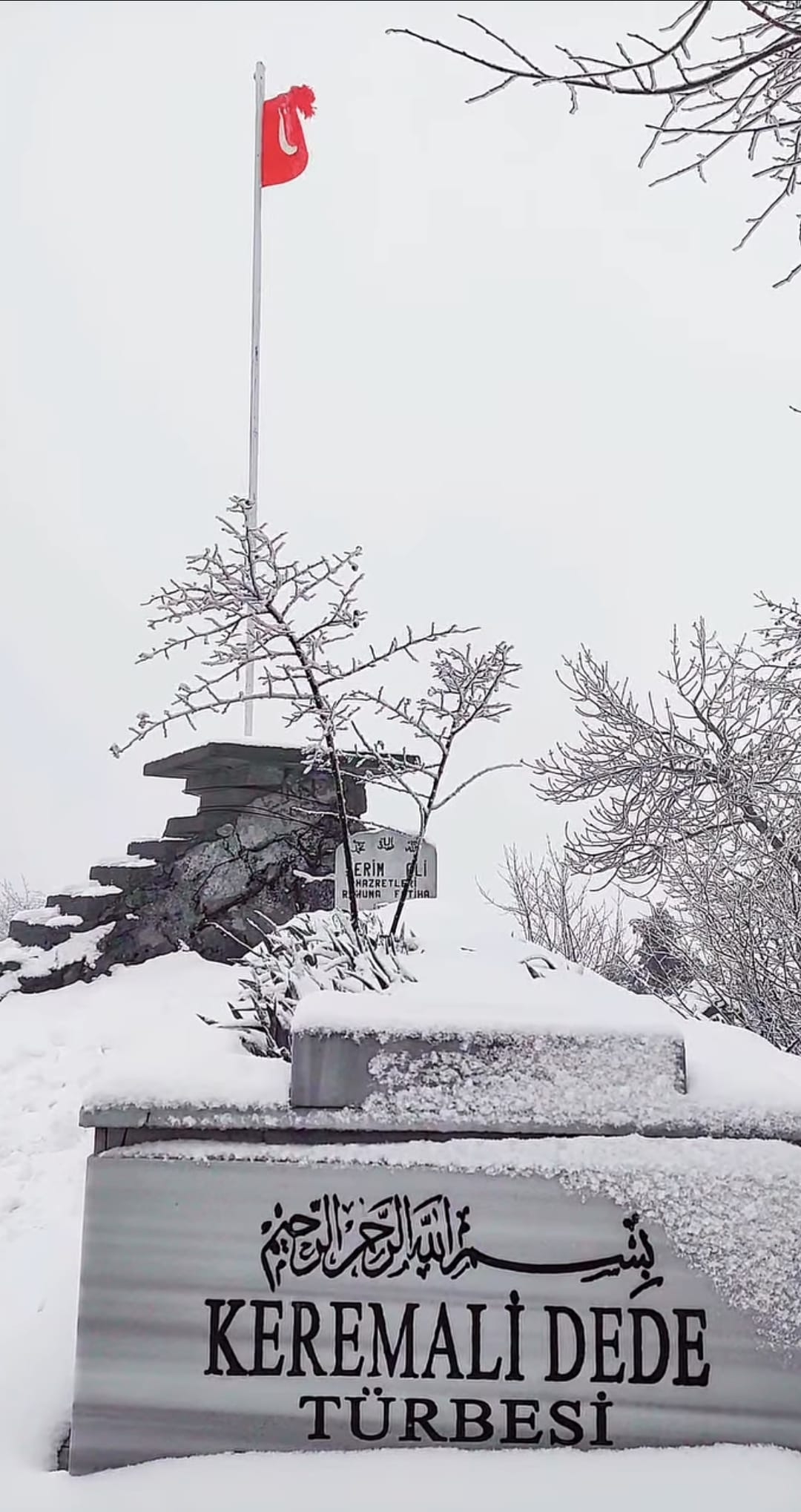 Sakarya'nın yüksek kesimlerine kar yağdı
