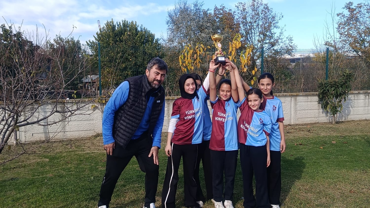 Sakarya Okul Sporlarında Topçusırtı Anadolu Kalkınma Vakfı Ortaokulu’ndan Büyük Başarı