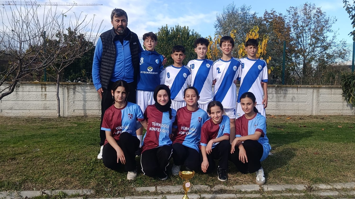 Sakarya Okul Sporlarında Topçusırtı Anadolu Kalkınma Vakfı Ortaokulu’ndan Büyük Başarı