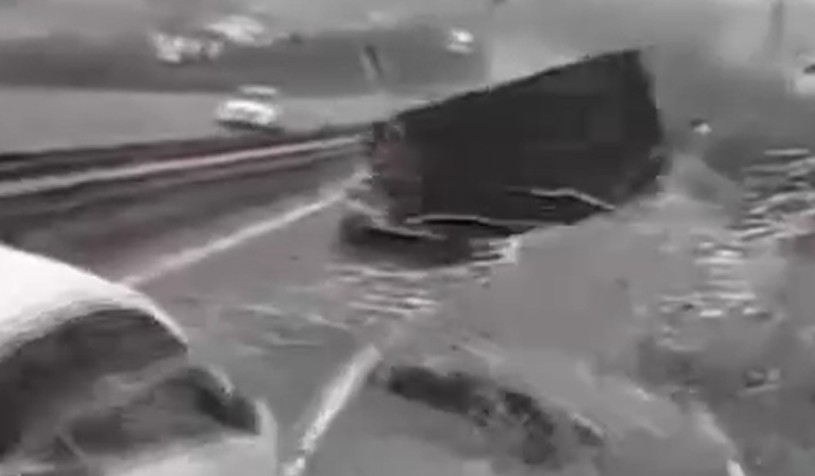 Sakarya otobüsleri kazaya karıştı 8 yaralı var