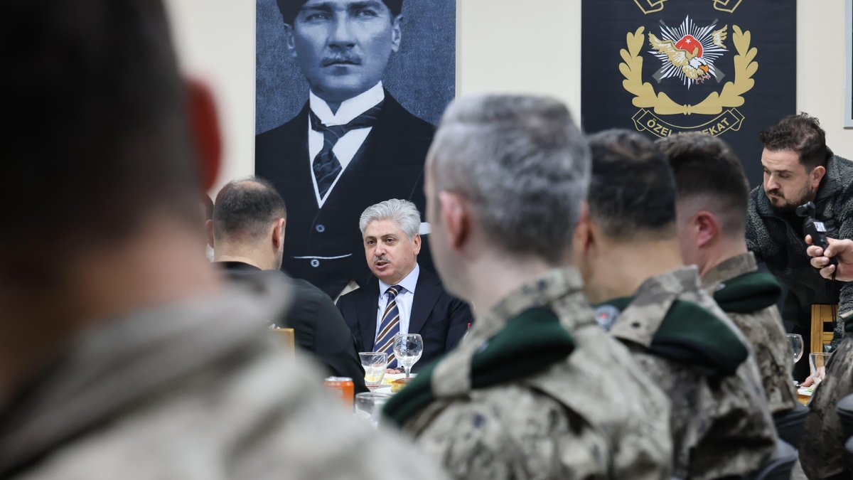 Sakarya Özel Harekat Şube Müdürlüğü'nde iftar programı