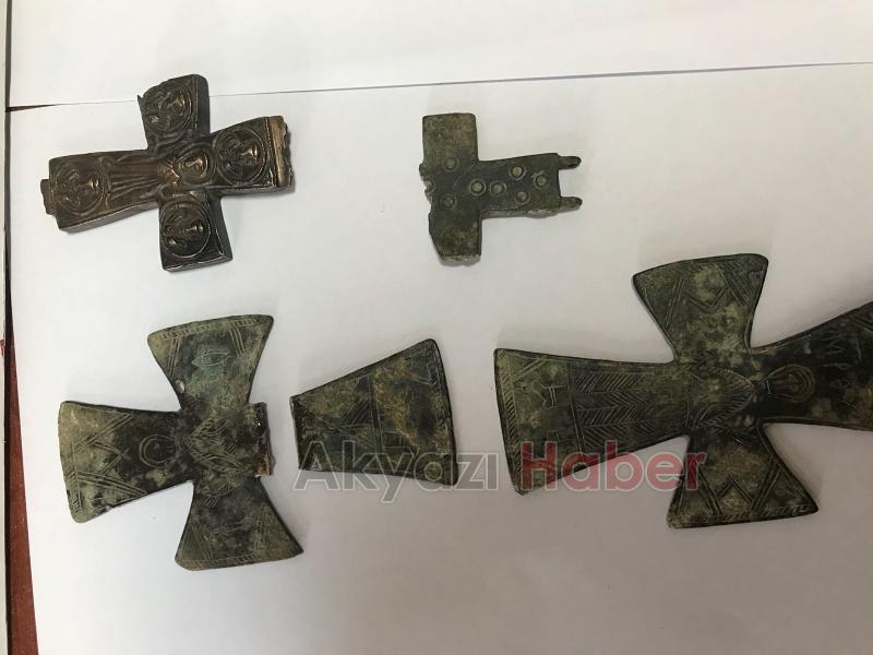 SAKARYA POLiSi 22 PARÇA TARiHi ESER ELE GEÇiRDi  