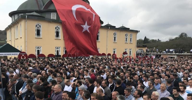 Sakarya şehidini uğurladı 
