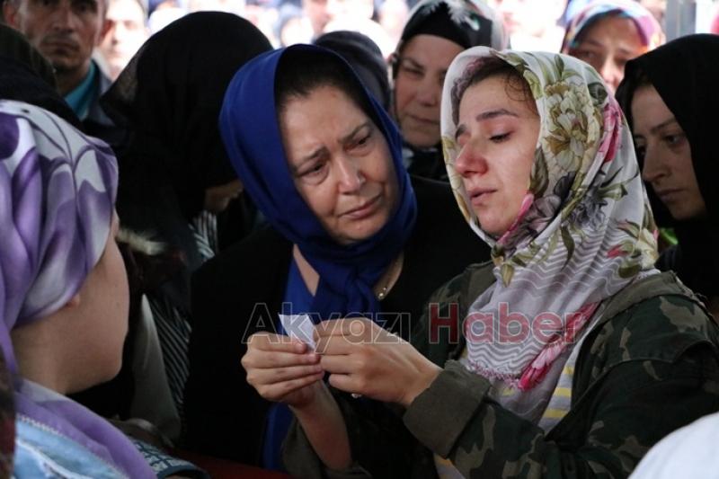 Sakarya şehidini uğurladı 