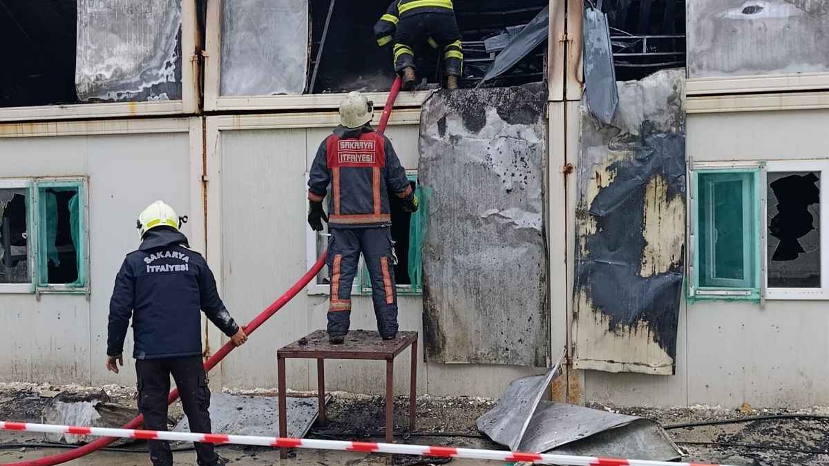 Sakarya Şehir Hastanesi şantiyesinde yangın