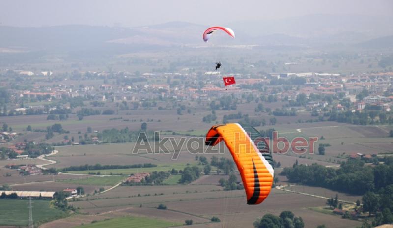 Sakarya semalarında Türk Bayrağı dalgalandırdı