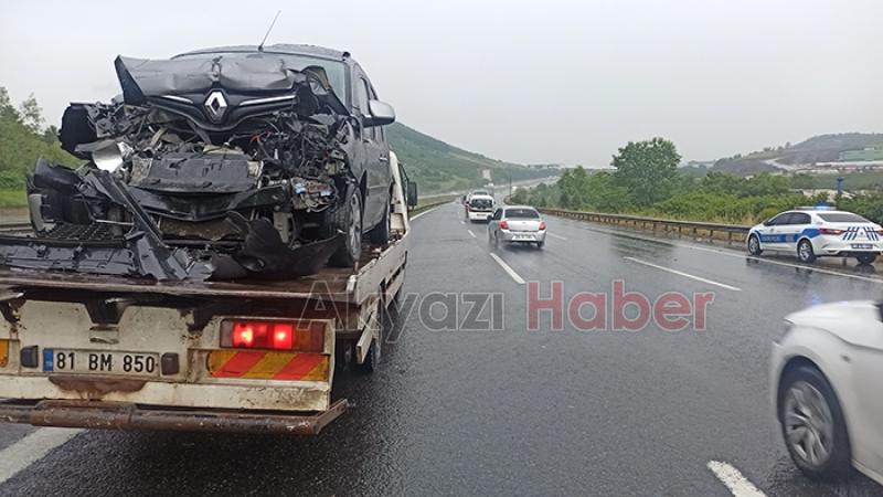 Sakarya sınırında 25 araç birbirine girdi