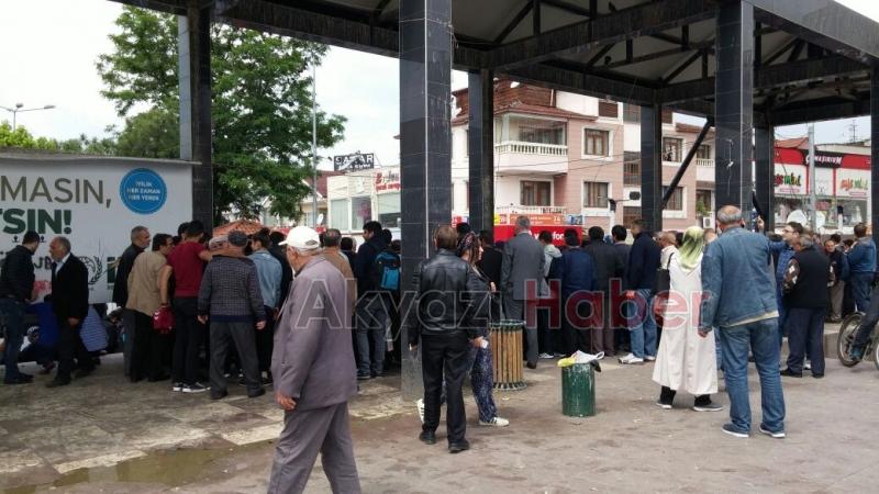 Sakaryada Atatürk Anıtına Saldırı