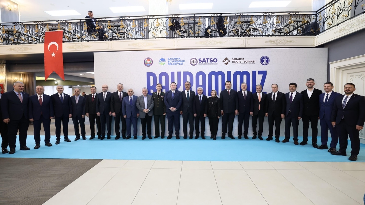 Sakarya’da Bayramlaşma Programı: Birlik ve Beraberlik Mesajları Verildi