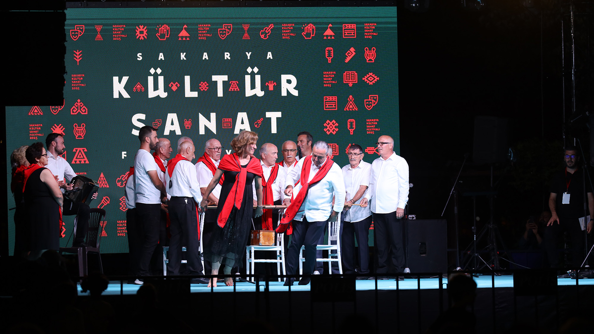 Sakarya’da  Kafkas ve İç Anadolu’nun zengin kültürüyle şölen gibi akşam