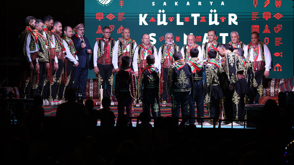 Sakarya’da  Kafkas ve İç Anadolu’nun zengin kültürüyle şölen gibi akşam