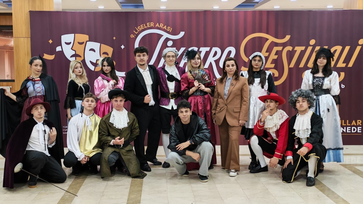 Sakarya’da tiyatro festivali coşkusu devam ediyor
