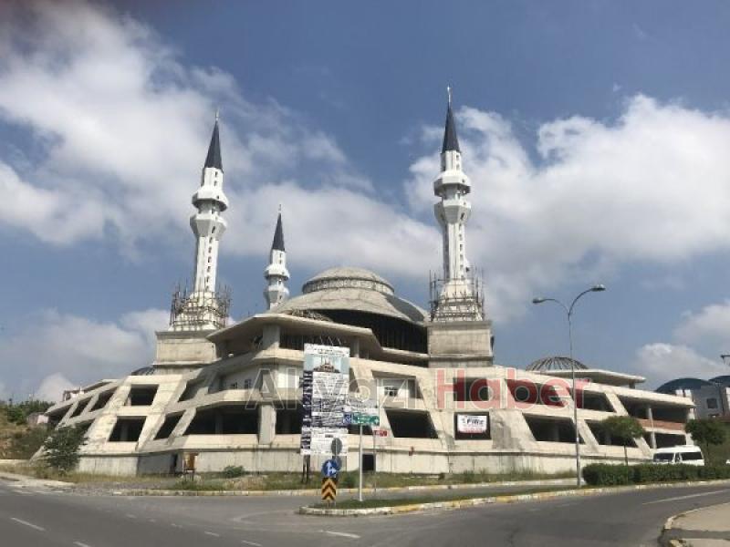 Sakaryadaki Şeyh Edebali Camiinde ilk namaz kılındı