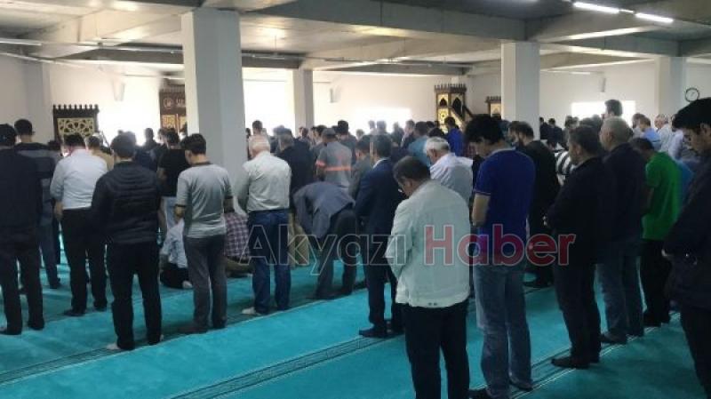 Sakaryadaki Şeyh Edebali Camiinde ilk namaz kılındı
