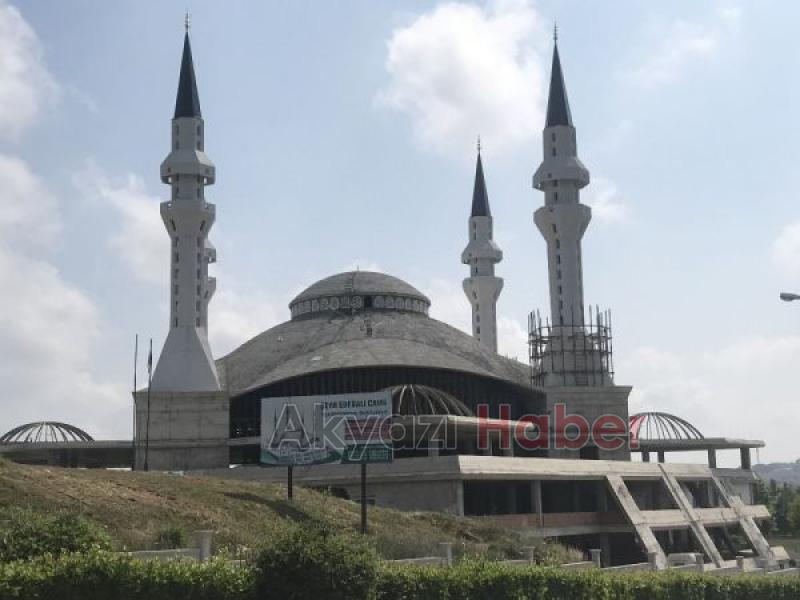 Sakaryadaki Şeyh Edebali Camiinde ilk namaz kılındı