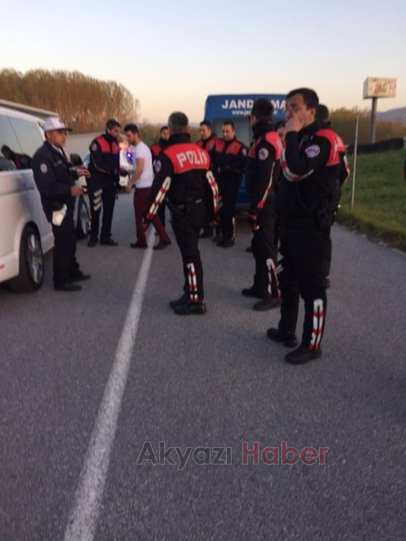 Sakarya Emniyet Müdürlüğünden Sofuoğlu'na Çiçekli Karşılama