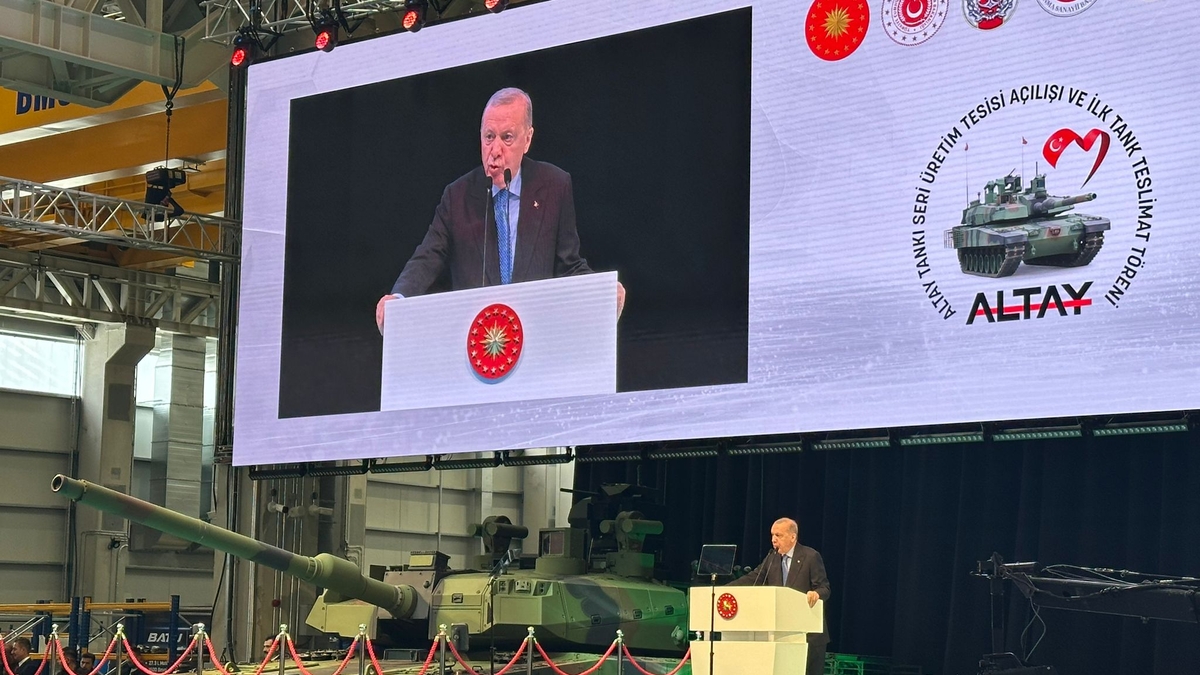 Sakaryalı iş adamları ALTAY Tankı teslimat törenine katıldı