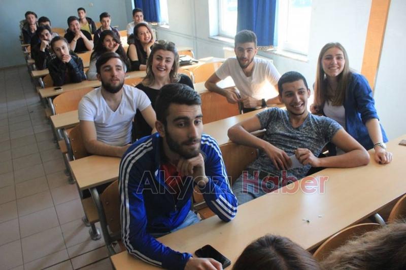 Sakaryalı Ünlü Yazar Tuna Akyazı Meslek Yüksek Okulunun Misafiri Oldu