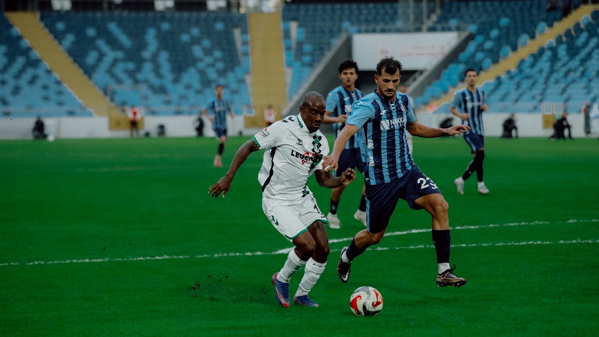 Sakaryaspor Adanademirspor'u 6-0 mağlup etti