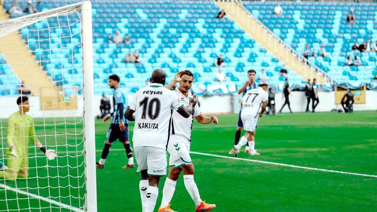 Sakaryaspor Adanademirspor'u 6-0 mağlup etti