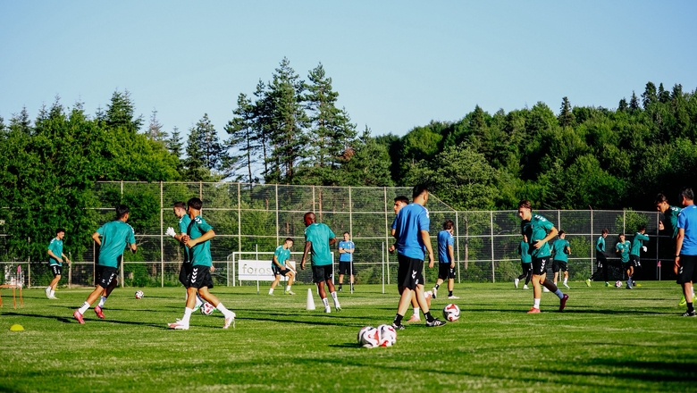 Sakaryaspor Bolu kampında yoğun tempoyla çalışıyor