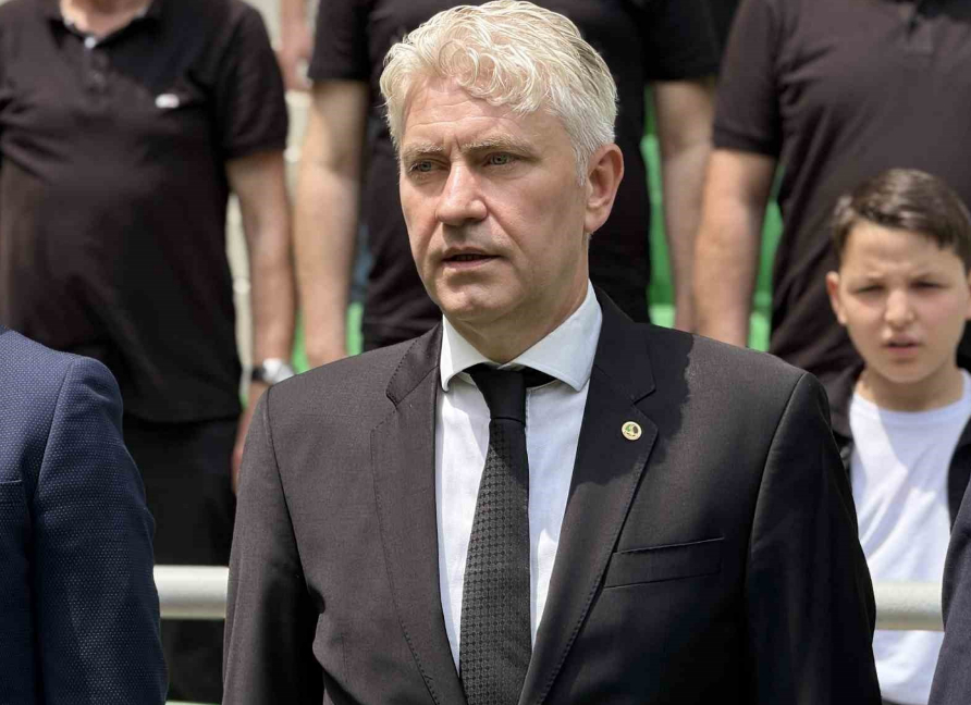 Sakaryaspor'da Kulüp Başkanı Kıratlı istifa etti