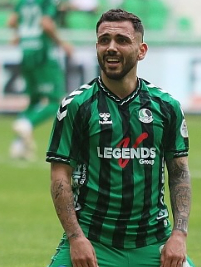 Sakaryaspor'da ödeme krizi; 3 futbolcu daha ayrıldı