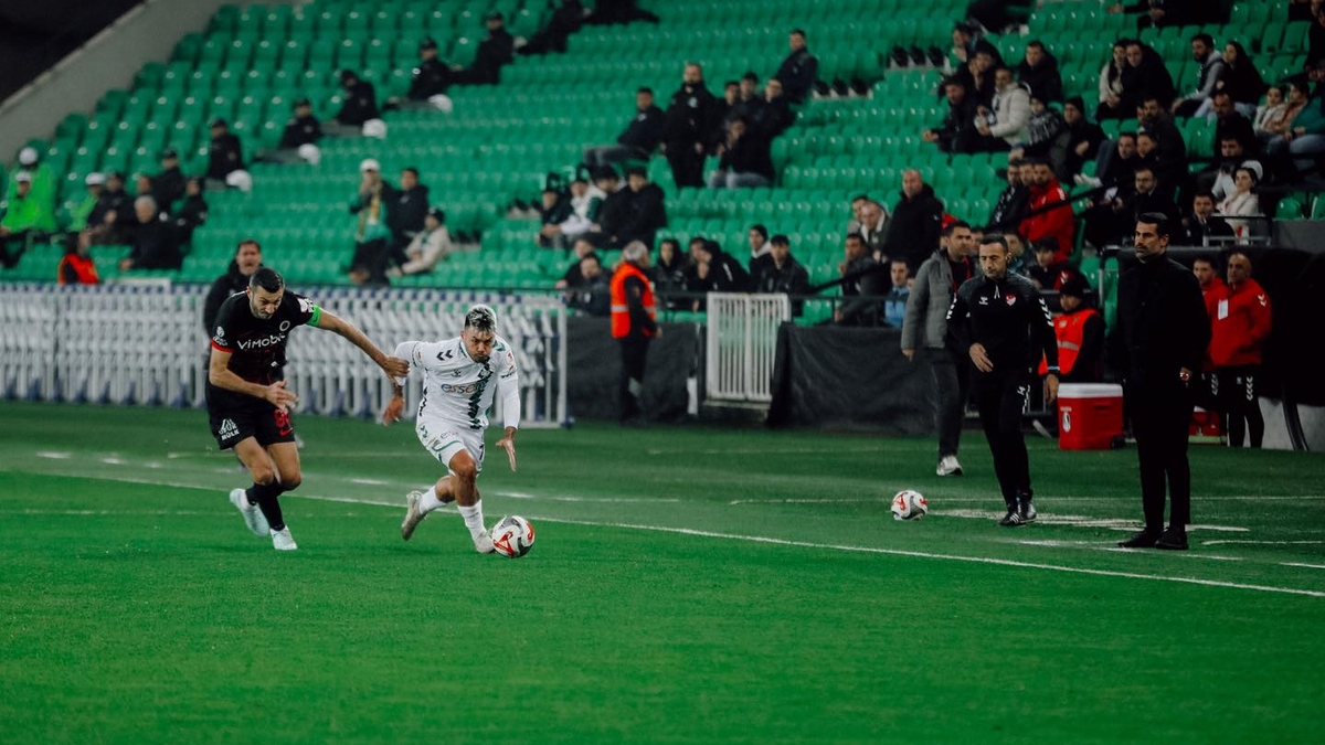 Sakaryaspor evinde dağıldı: kupadan elendi