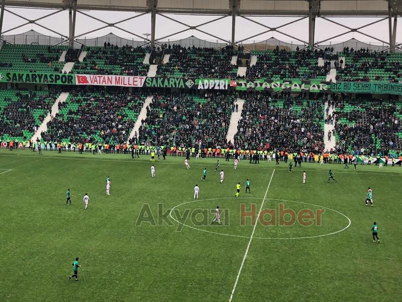 Sakaryaspor gol oldu yağdı