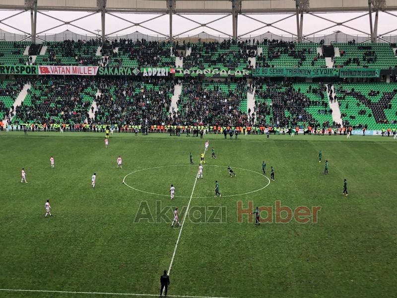 Sakaryaspor gol oldu yağdı