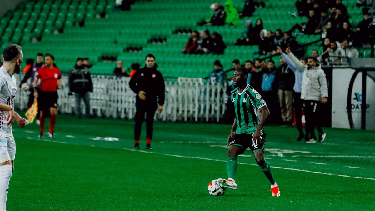 Sakaryaspor kazanmayı unuttu; Erzurum'a kaybettik