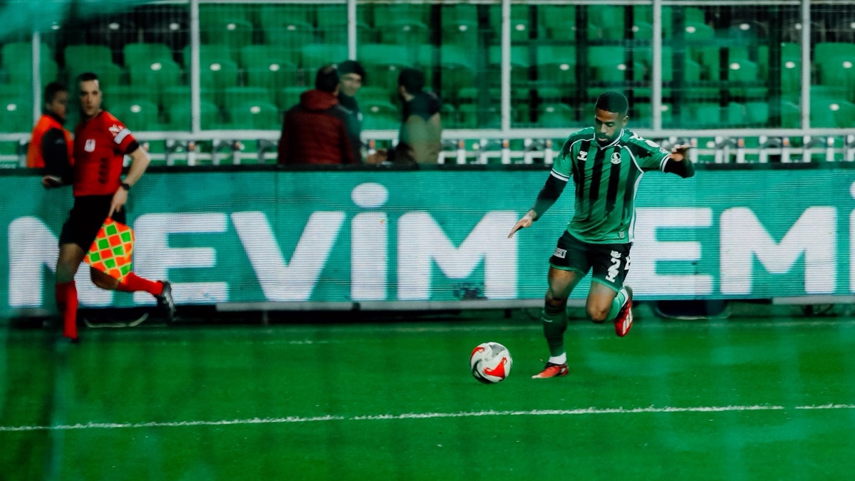 Sakaryaspor kazanmayı unuttu; Erzurum'a kaybettik