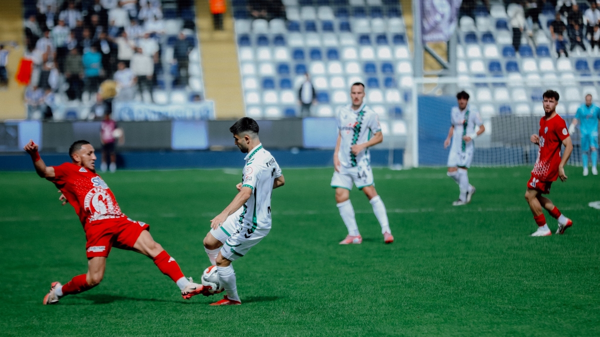 Sakaryaspor Szumski ile kazandı