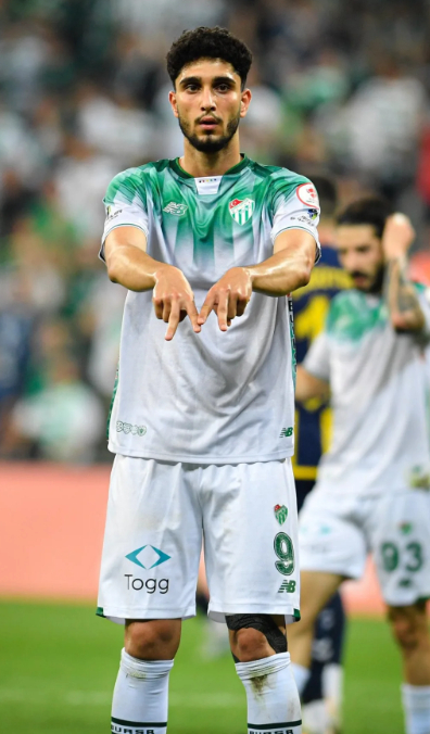 Sakaryaspor transferde bombayı patlattı