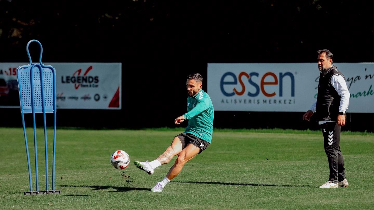 Sakaryaspor Van FK maçının hazırlıklarına başladı