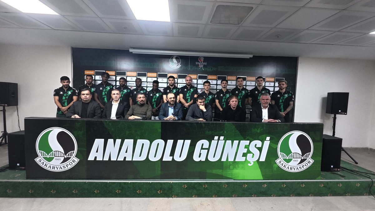 Sakaryaspor’da transfer şov: 13 oyuncu birden