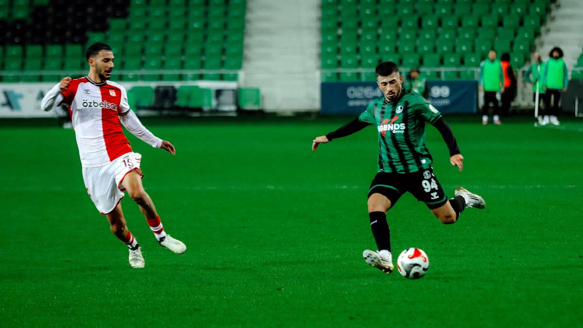 Sakaryaspor’dan büyük skandal: Kuralı unuttular, hükmen mağlubiyet